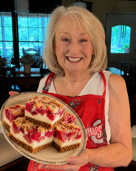 Tangy Rhubarb and Cream Cheese Squares: A Creamy, Buttery Dessert with the Perfect Balance of Sweet and Tart
